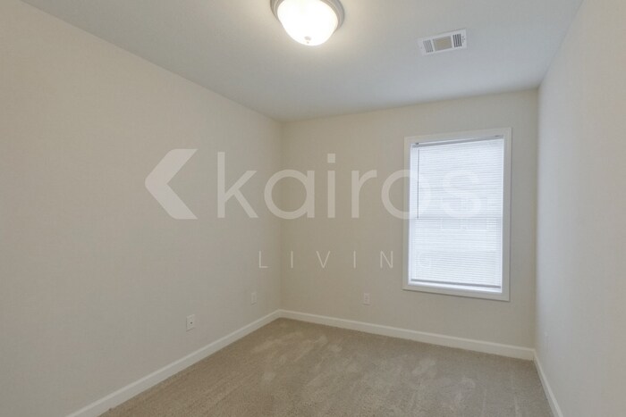 Building Photo - 1451 Maxwell Cir