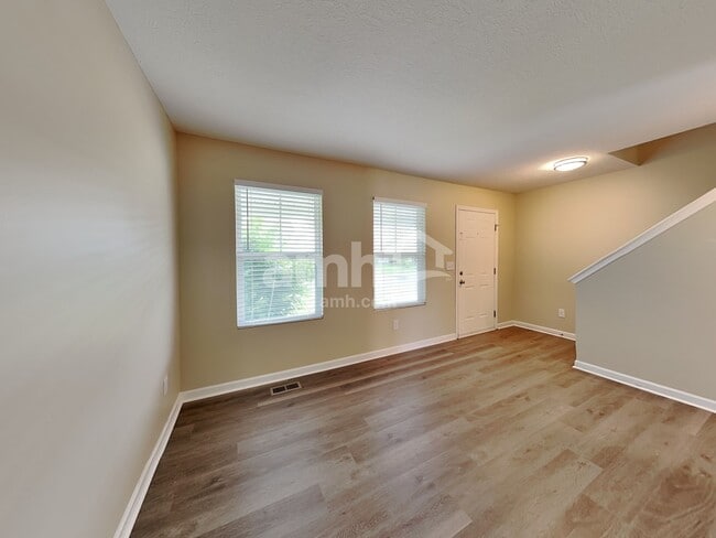 Building Photo - 9073 Bunker Hill Way