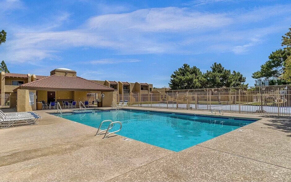 Building Photo - 14460 N 57th Dr