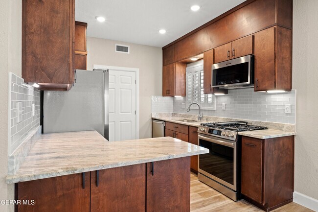 Building Photo - 6305 Palo Verde Pl