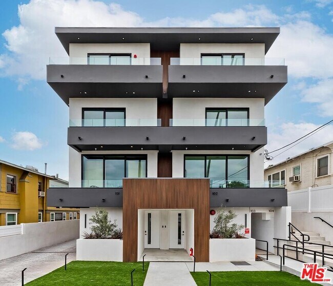 Building Photo - 1436 Edgecliffe Dr