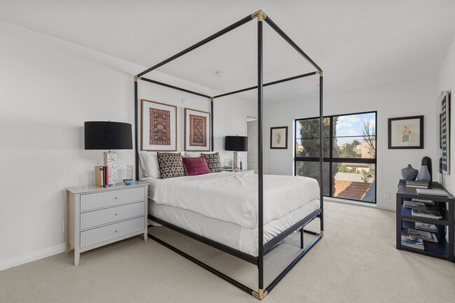 Building Photo - 12000 Goshen Ave