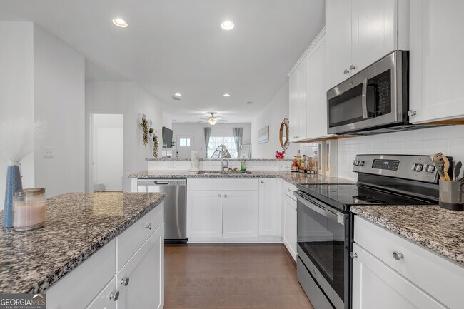 Building Photo - 909 Ambient Way