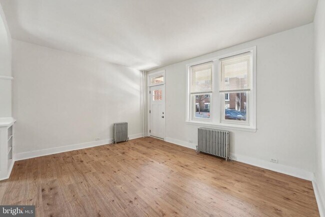 Building Photo - 309 W Elm St