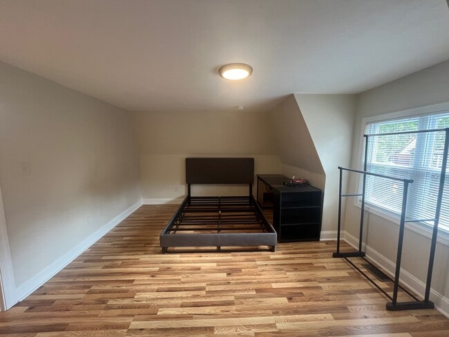 Building Photo - 350 Melwood Ave