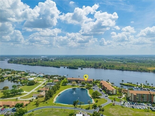 Building Photo - 16200 Bay Pointe Blvd