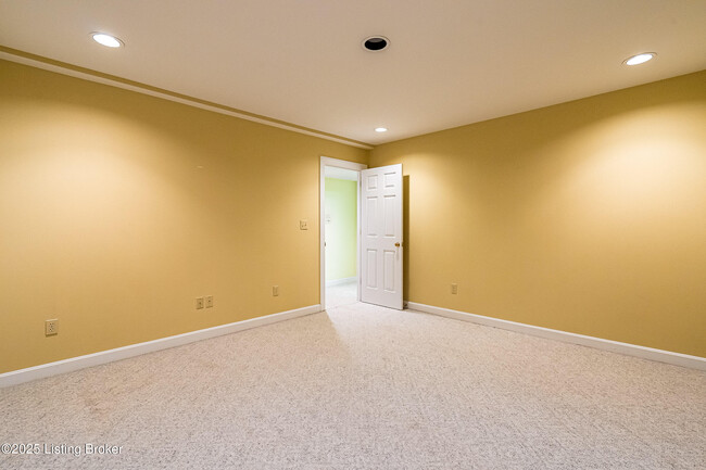 Building Photo - 303 Coralberry Rd
