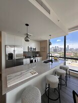 Building Photo - 114 NE 22nd St