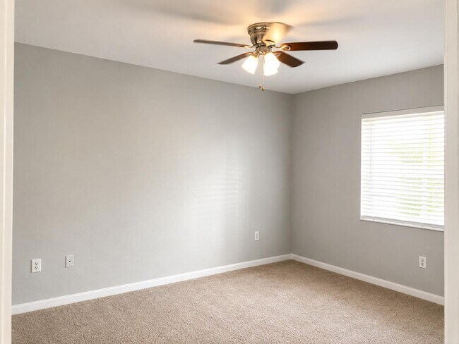Building Photo - 6521 Emerald Dunes Dr