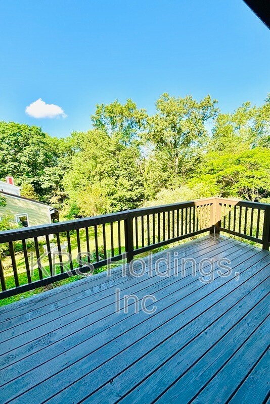 Building Photo - 542 Whitcover Cir
