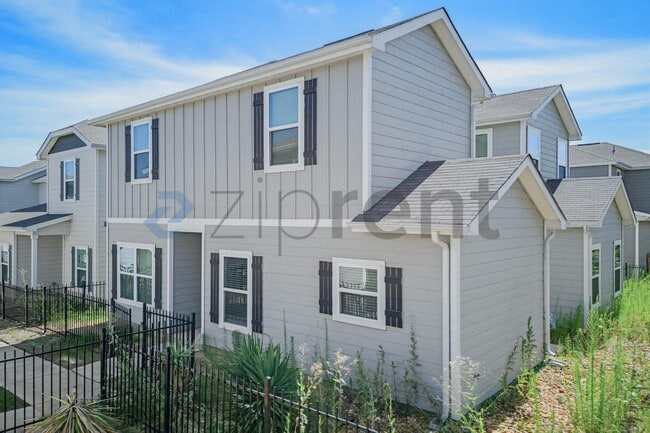 Building Photo - 10843 Emerick St