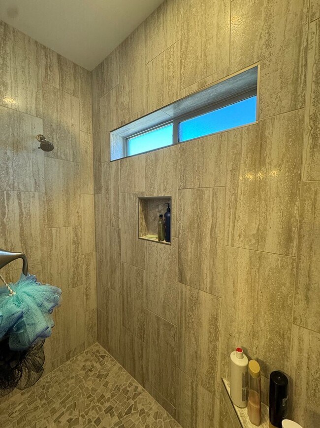 Building Photo - Beautiful Mohave Valley home in El Rio