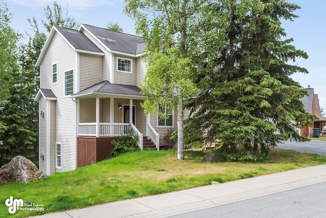 Primary Photo - Beautiful home with 5 bedroom, 3.5 baths, ...