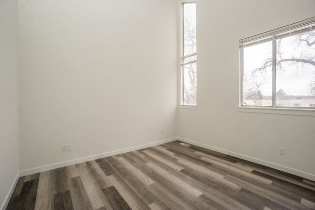 Building Photo - 4901 Garrison St