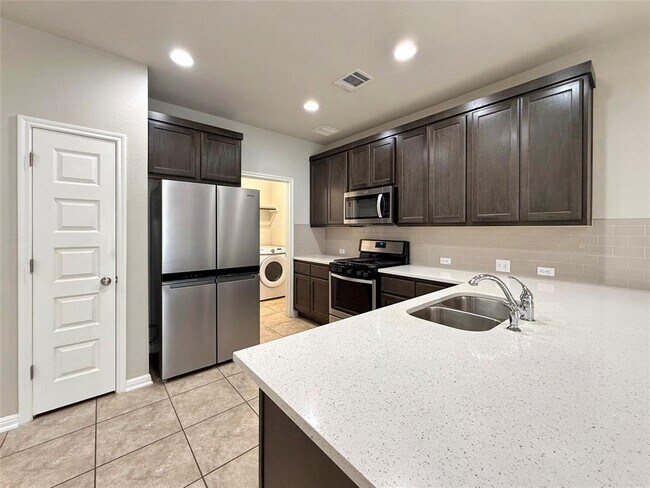 Building Photo - 2145 Arendale Dr