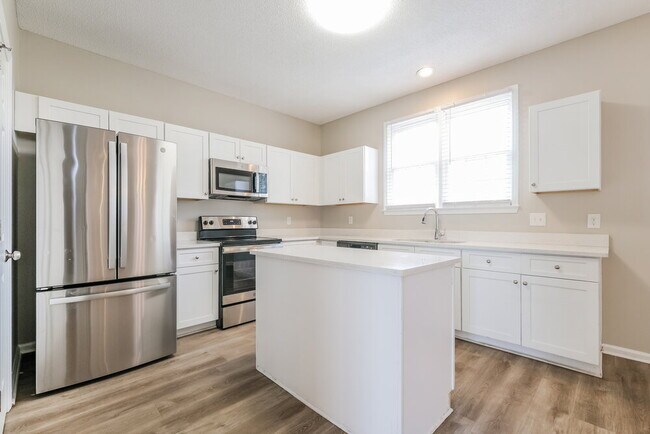 Building Photo - 293 Derby Run