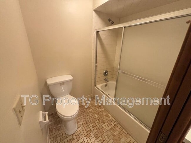 Building Photo - 11647 Fort Caroline Lakes Dr