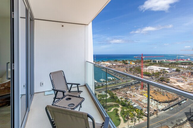 Building Photo - 1000 Auahi St