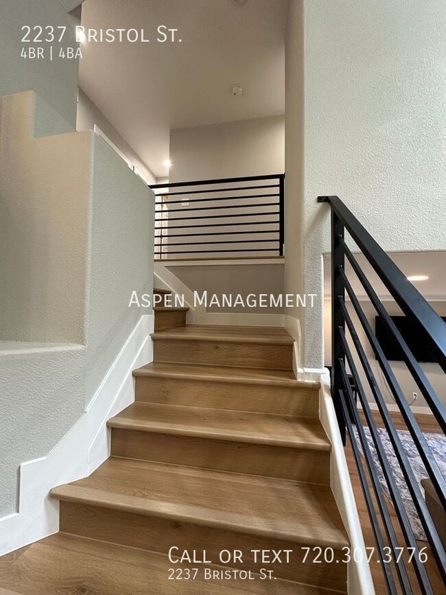 Building Photo - 2237 Bristol St