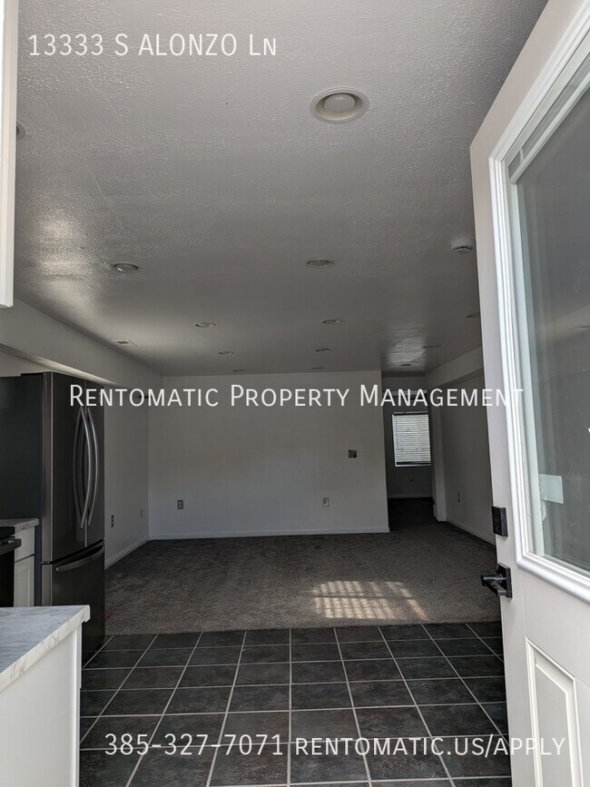 Building Photo - 13333 Alonzo Ln