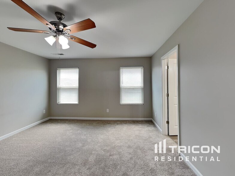 Building Photo - 646 Nonsuch Way
