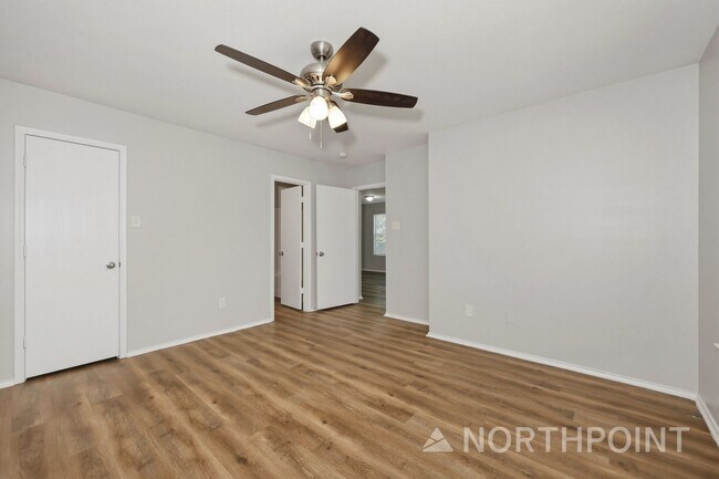 Building Photo - 4BR/2BA | Newly Renovated Single Family Home | 1-Car Garage Parking | In Dallas!