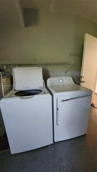 Building Photo - 3 Forest Hills Ln