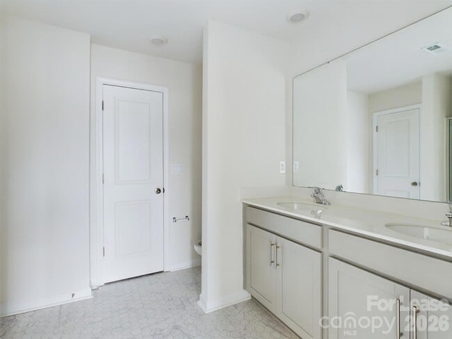 Building Photo - 8021 Murray Br Dr