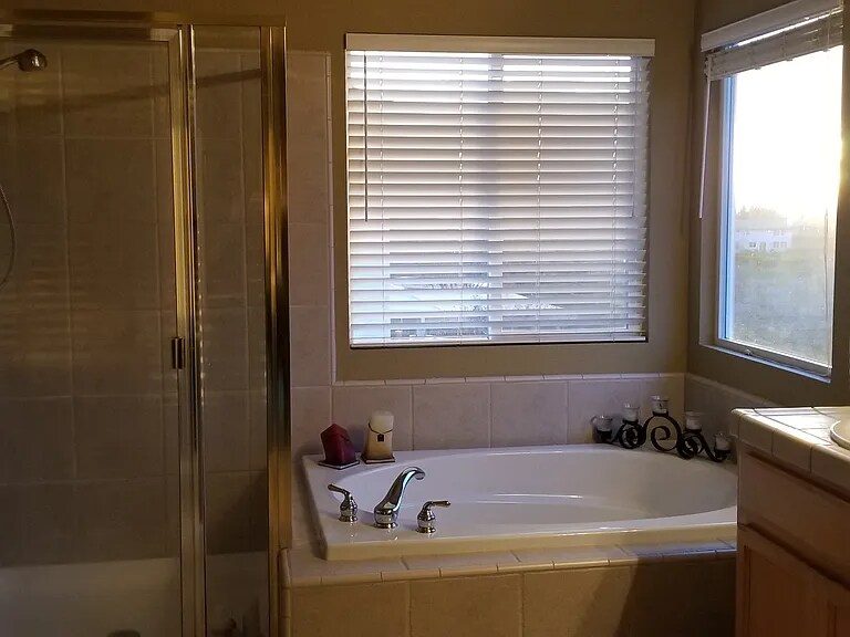 Building Photo - 3004 Fox Hill Dr