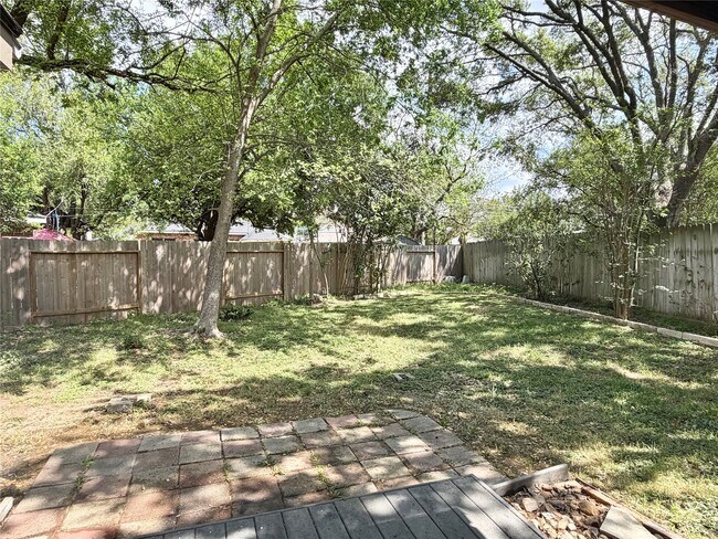 Building Photo - 17407 Chamberlain Dr
