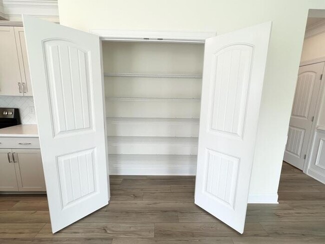 Building Photo - 324 Highview Dr