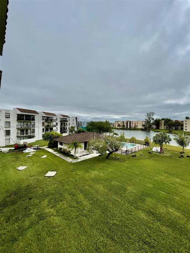 Building Photo - 1350 SW 122nd Ave