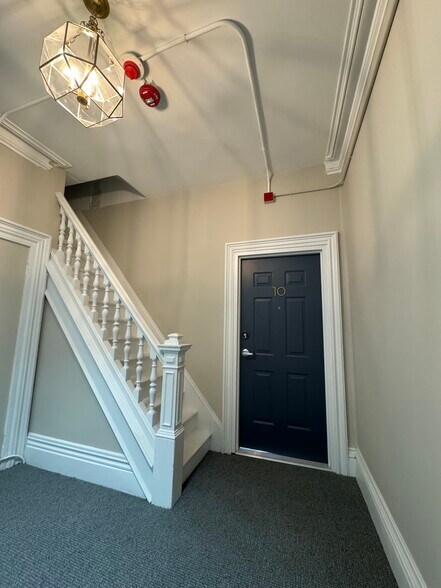 Building Photo - 134 Middle St