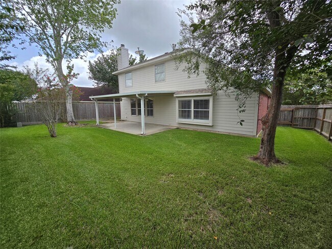 Building Photo - 1820 Branch Hill Dr
