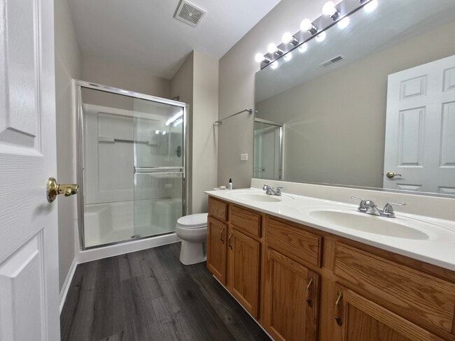 Building Photo - 2850 Stonewater Dr