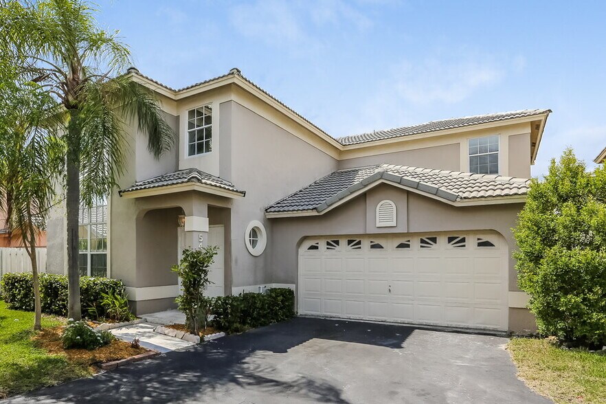 Primary Photo - 5477 NW 44th Way