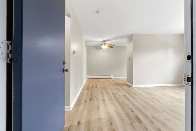 Building Photo - 6 Venice St