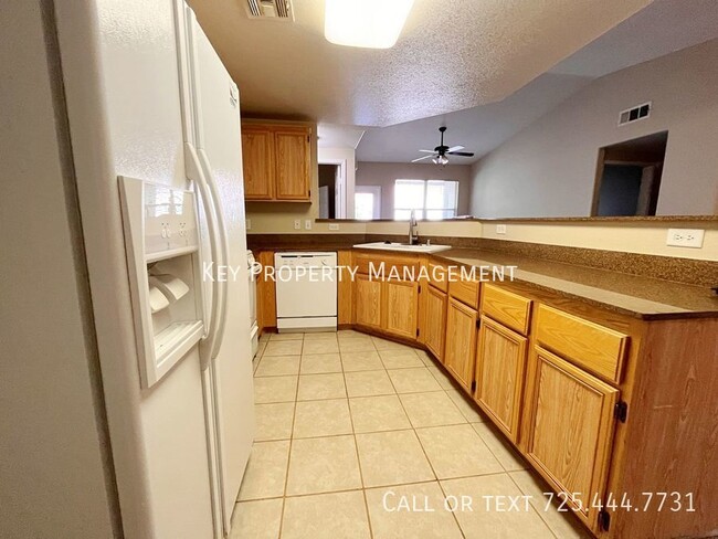 Building Photo - 2 BED 2 BATH CONDO IN GATED COMMUNITY NEAR...