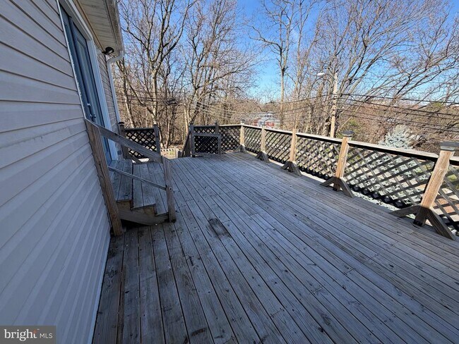 Building Photo - 18 C AND P Ln N