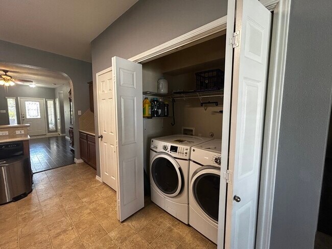 Building Photo - Charming 3 beds 2 baths in Pflugerville!