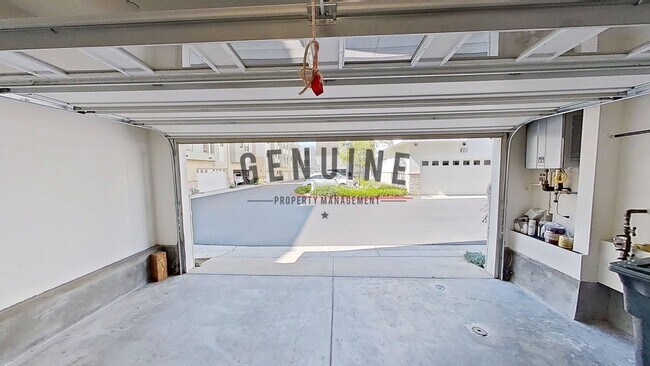 Building Photo - Coming Soon: Beautifully Furnished 3Bd 3.5Ba Condo in Costa Mesa