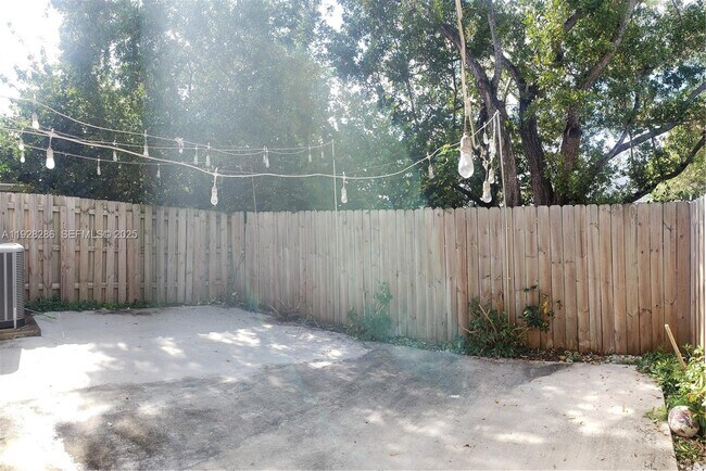 Building Photo - 2414 SW 145th Pl