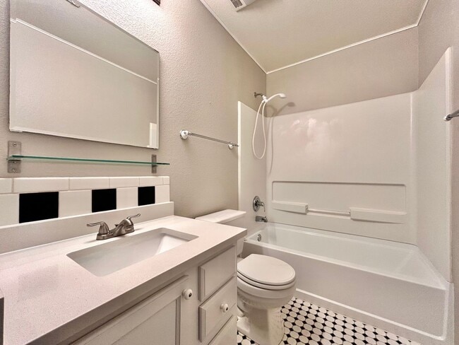 Building Photo - Charming 3-Bed Georgetown Home Near Downtown & Parks