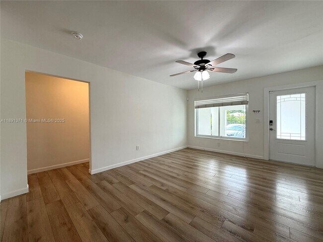 Building Photo - 2625 SW 67th Ave