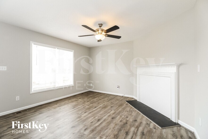 Building Photo - 2200 Emerald Creek Ct