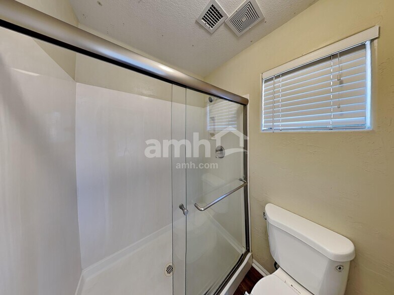 Building Photo - 8409 S 50th Ln
