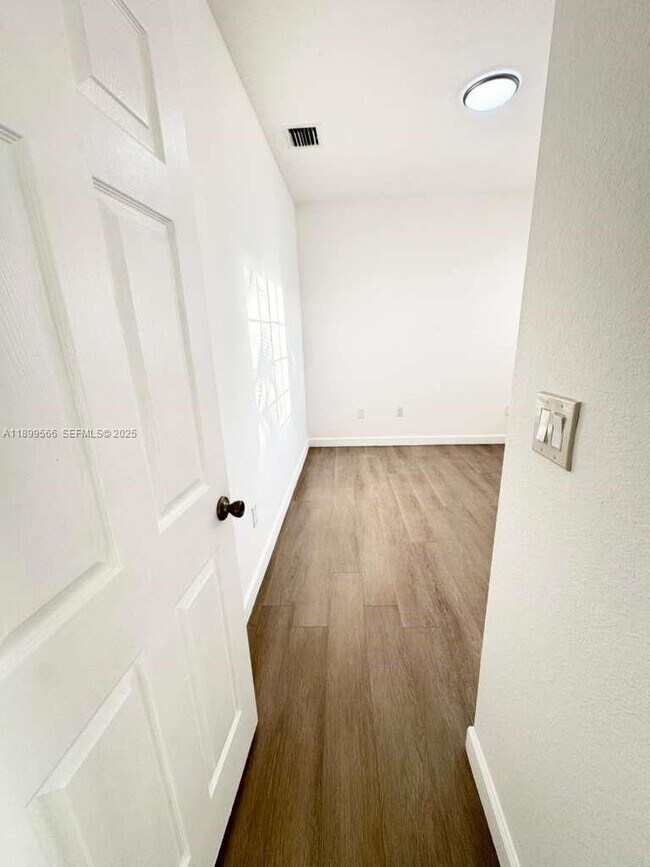 Building Photo - 2962 NW 35th Ave