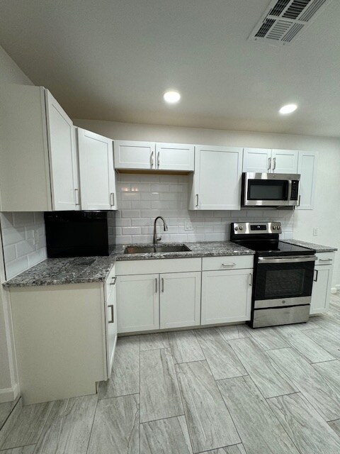 Building Photo - 1017 E West Cir Dr