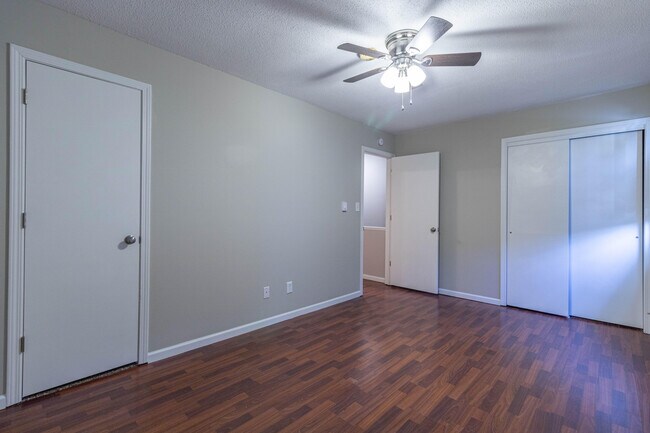 Building Photo - 1655 W Amos Dr