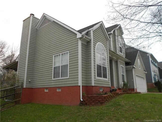 Building Photo - Room in 3 Bedroom Townhome at Cressingham Ct